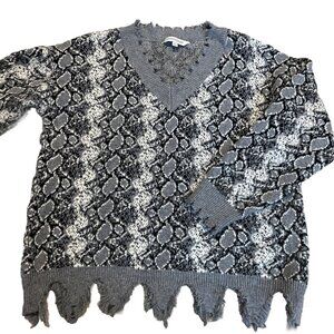 David & Dani V-Neck Sweater Women's Large Grey Witchy Ragged Collar and Cuffs